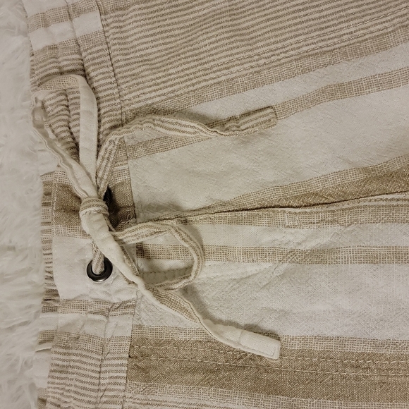 𝅺croft & Barrow Lightweight Striped Capri Size Small - Picture 2 of 11
